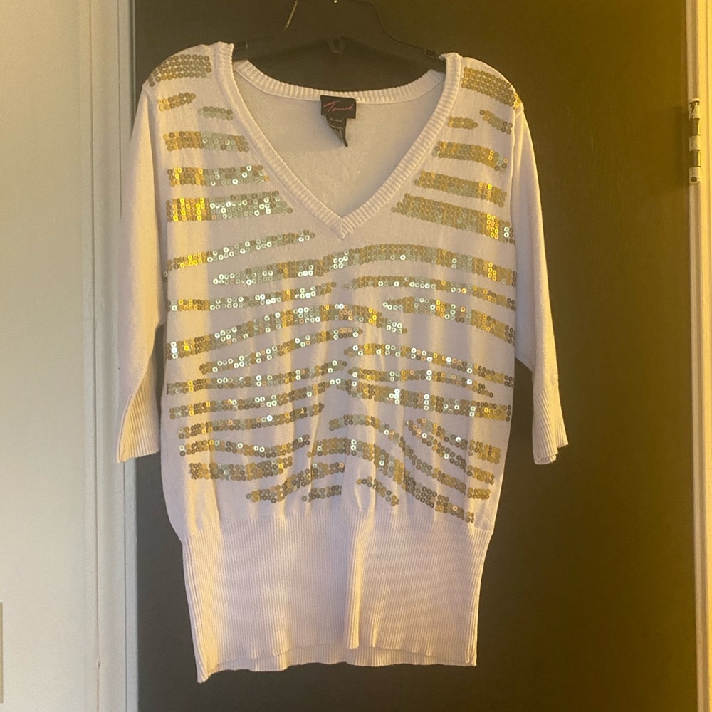 Light sweater with sequence size 1x Torrid
